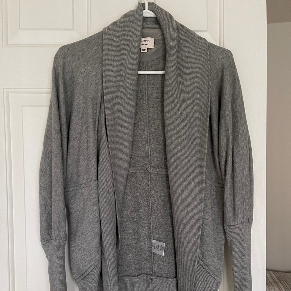Aritzia Wilfred cape/cardigan